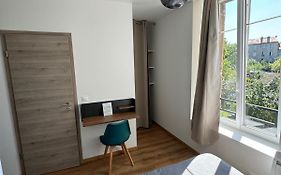 Studio Avec Wc Et Sdb Prives Dans Grande Maison A Cote Du Campus Artem - Thermal Et Parc Des Expos